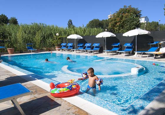 Spaß für Kinder sogar in den Pool